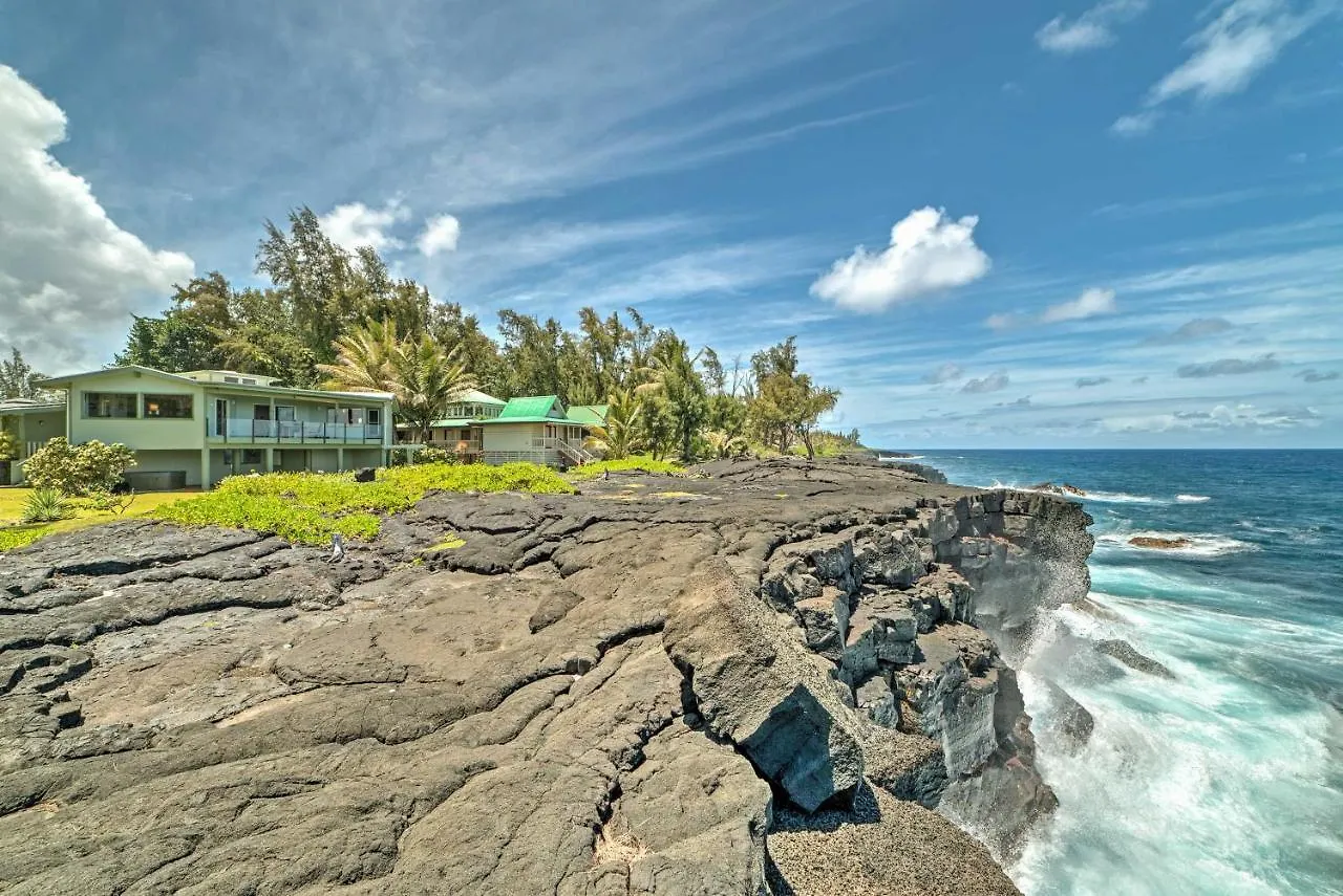 Direct Oceanfront, Big Island Home Keaau Holiday home