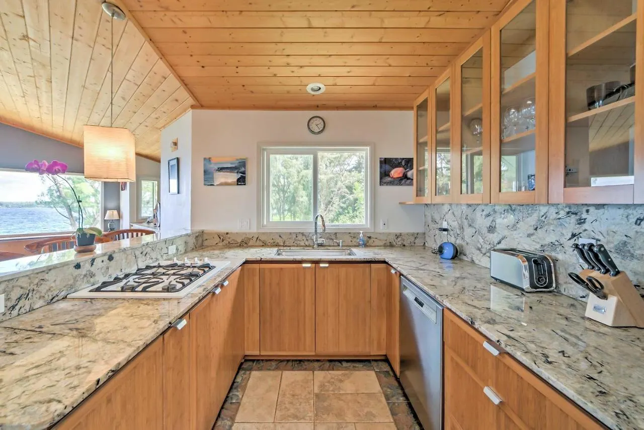 Direct Oceanfront, Big Island Home Keaau Holiday home
